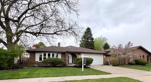 $525,000 | 15606 Hollyhock Court, Orland Park, IL 60462