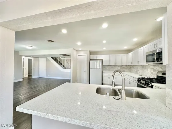 $2,490 | 4067 Arrowood Drive, Las Vegas, NV 89147