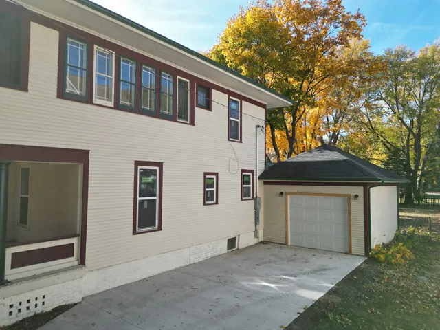 $2,000 | 623 South 4th Street, Watseka, IL 60970