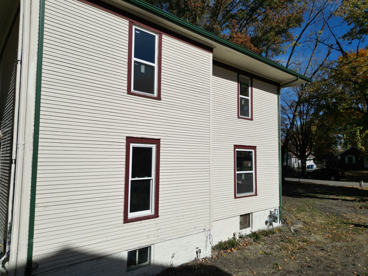 623 South 4th Street Watseka, IL 60970 - Photo 4 of 35 a view of a house with a yard