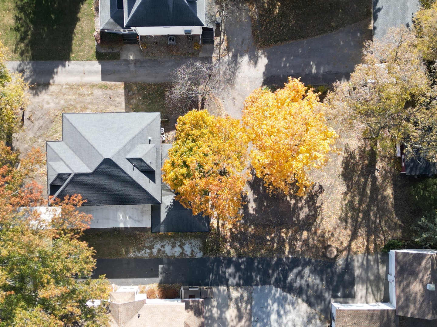 623 South 4th Street Watseka, IL 60970 - Photo 6 of 35 a aerial view of a house with a yard