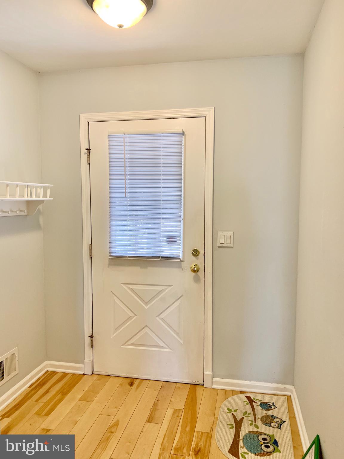 305 Marten Road Princeton, NJ 08540 - Photo 3 of 38