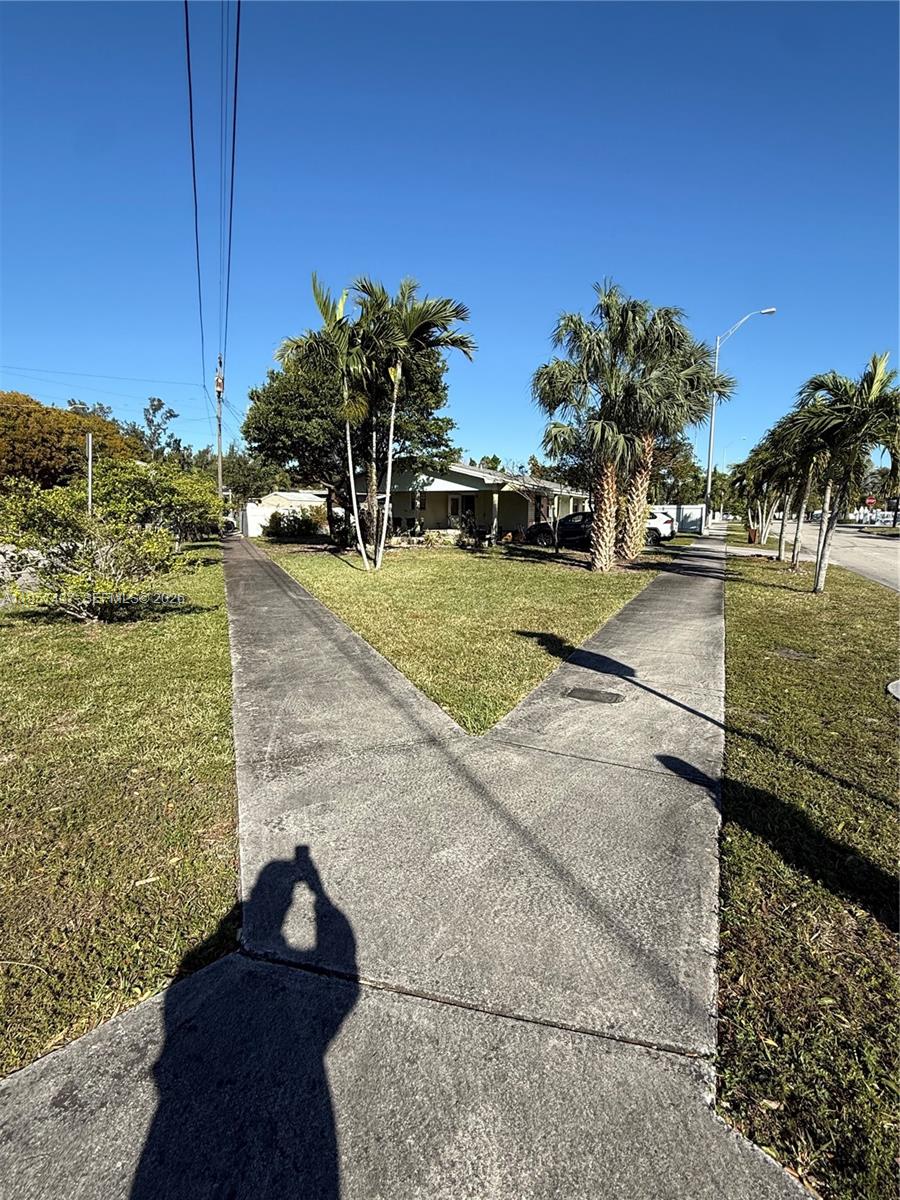 185 East 20th Street Hialeah, FL 33010 - Photo 2 of 22