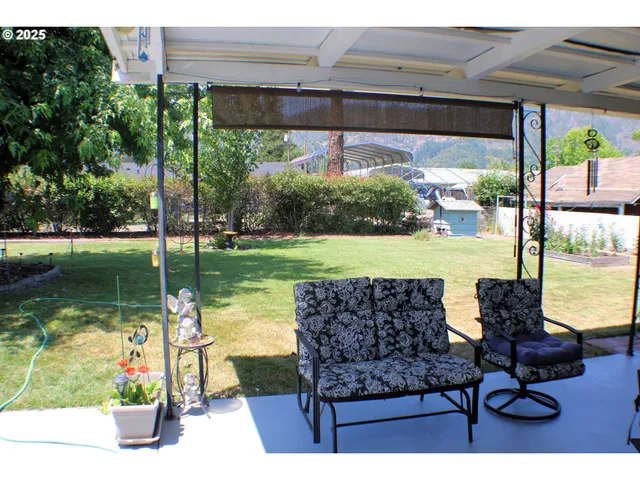 $340,000 | 131 Mountain View Avenue, Myrtle Creek, OR 97457