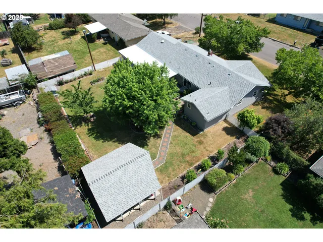 $340,000 | 131 Mountain View Avenue, Myrtle Creek, OR 97457