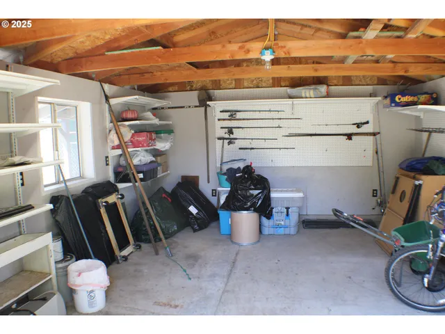 $340,000 | 131 Mountain View Avenue, Myrtle Creek, OR 97457