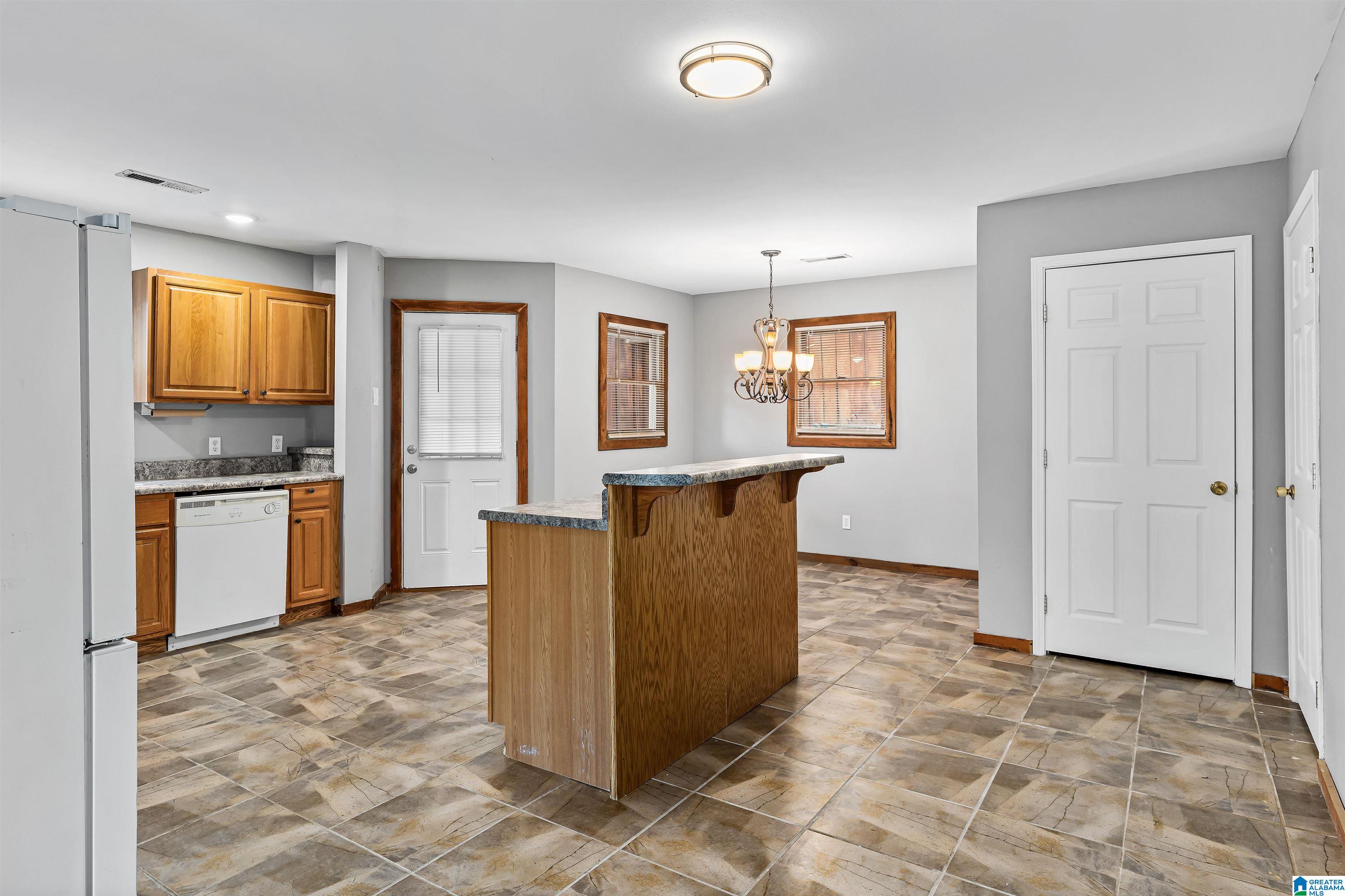665 Cross Street Springville, AL 35146 - Photo 9 of 22