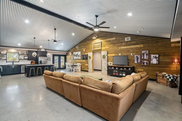 $595,000 | 245 County Road 4921, Leonard, TX 75452