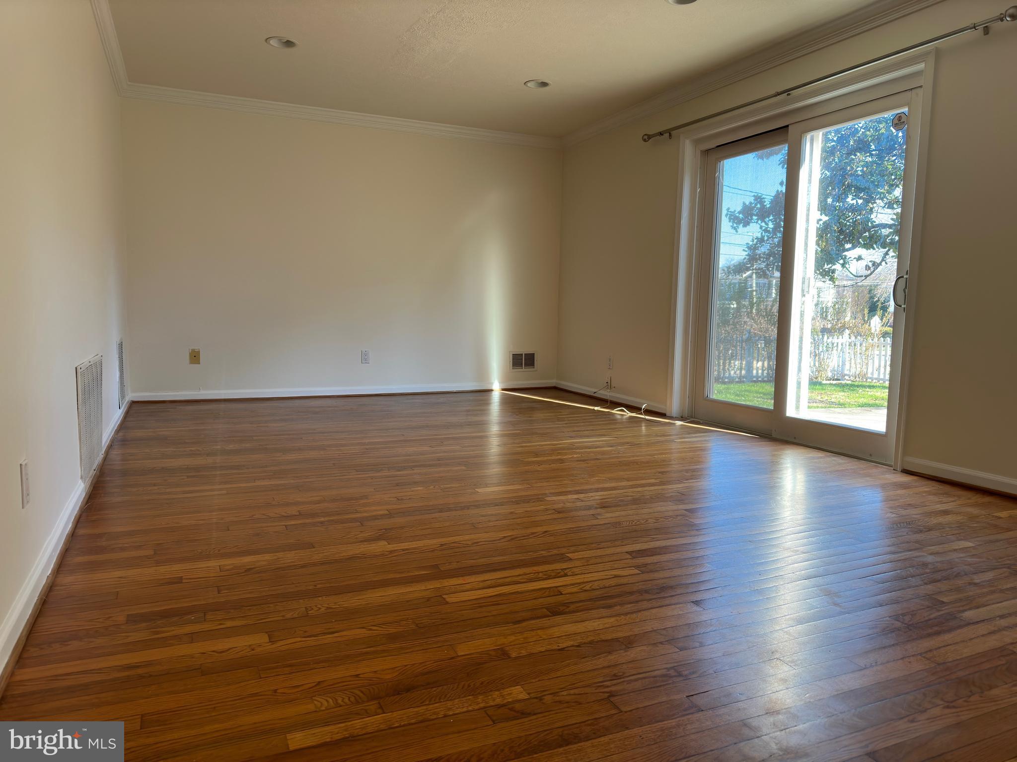 8713 Rayburn Road Bethesda, MD 20817 - Photo 2 of 14