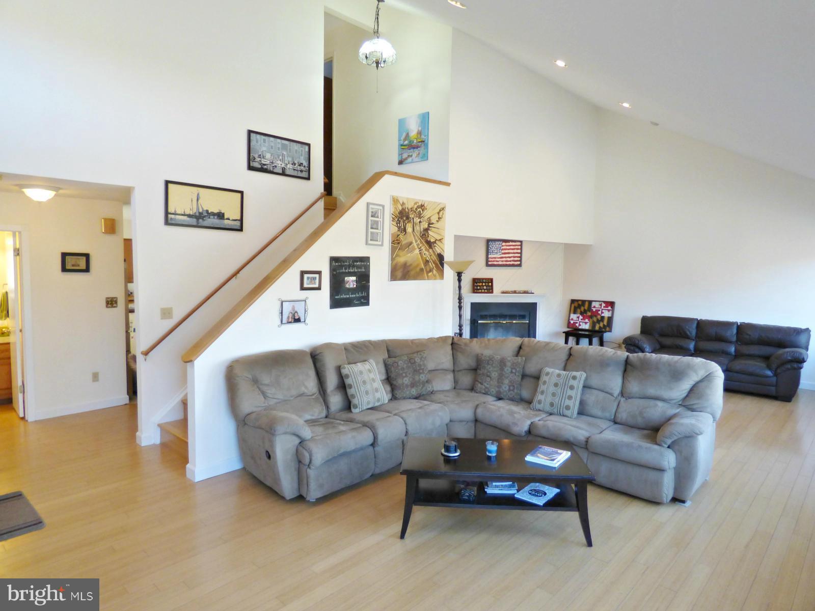 6908 Meadowlake Road New Market, MD 21774 - Photo 2 of 24 Living Room