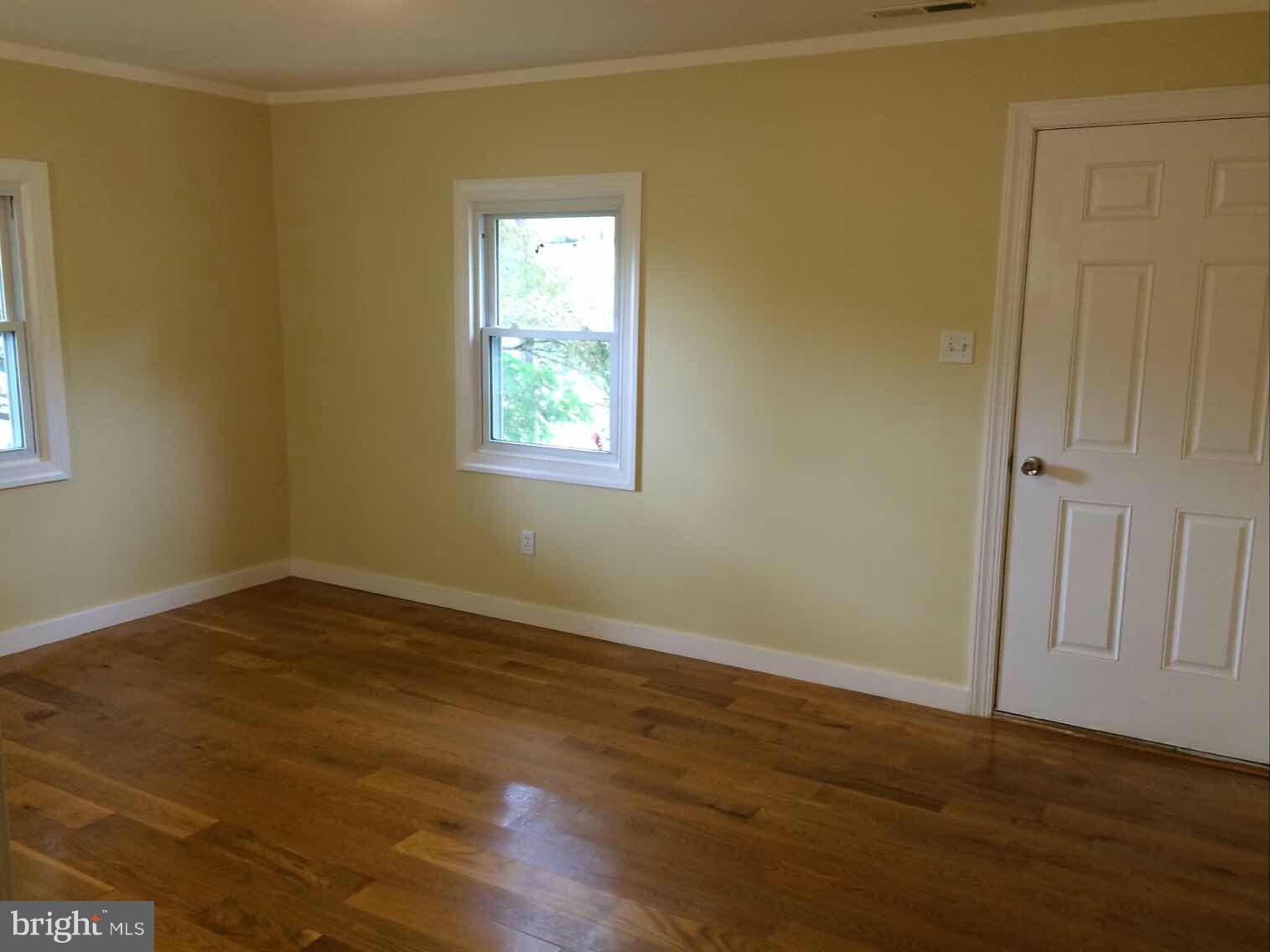 4128 Sampson Road Silver Spring, MD 20906 - Photo 4 of 30 Enter to a Spacious Living Room