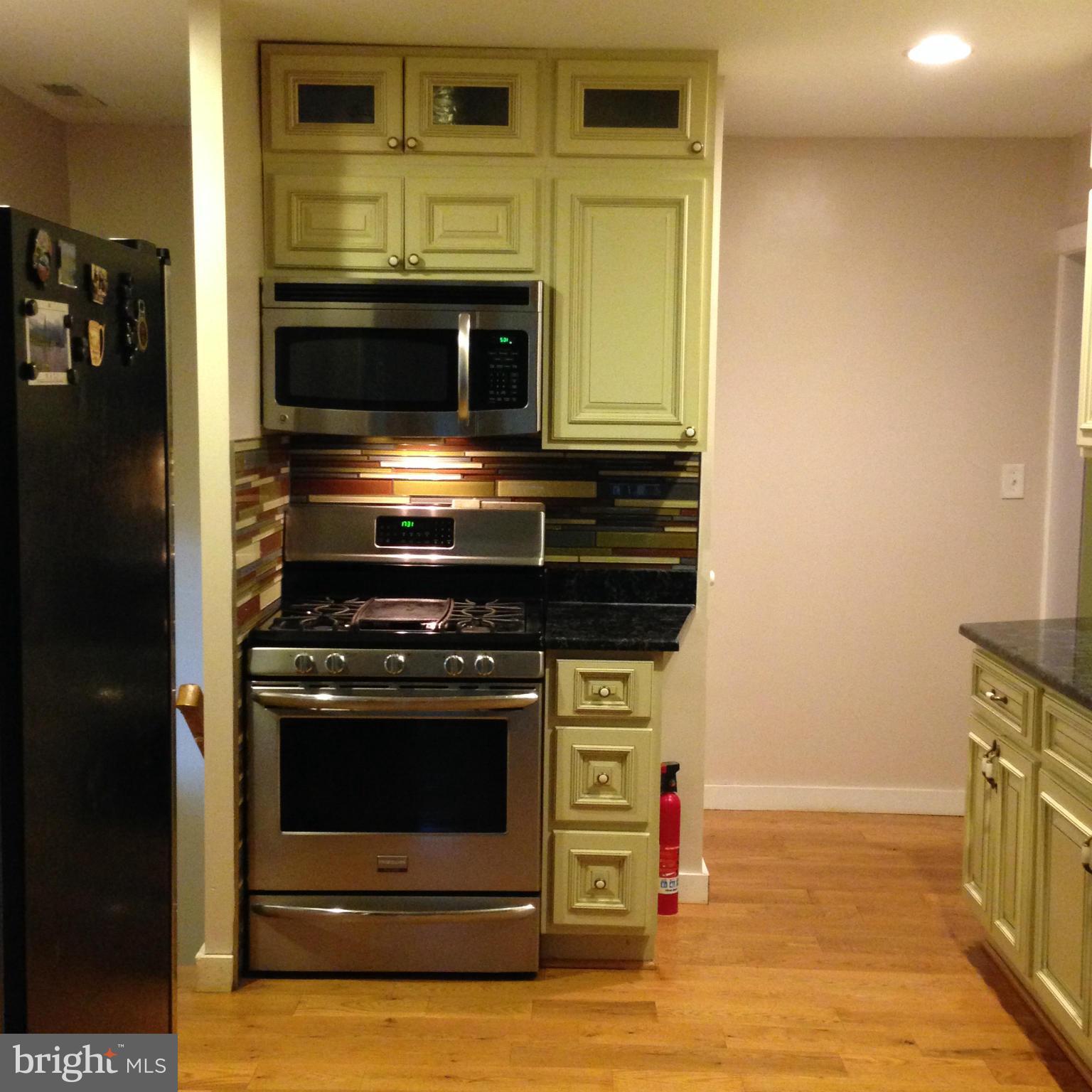 4128 Sampson Road Silver Spring, MD 20906 - Photo 9 of 30 Gas Range with Grill