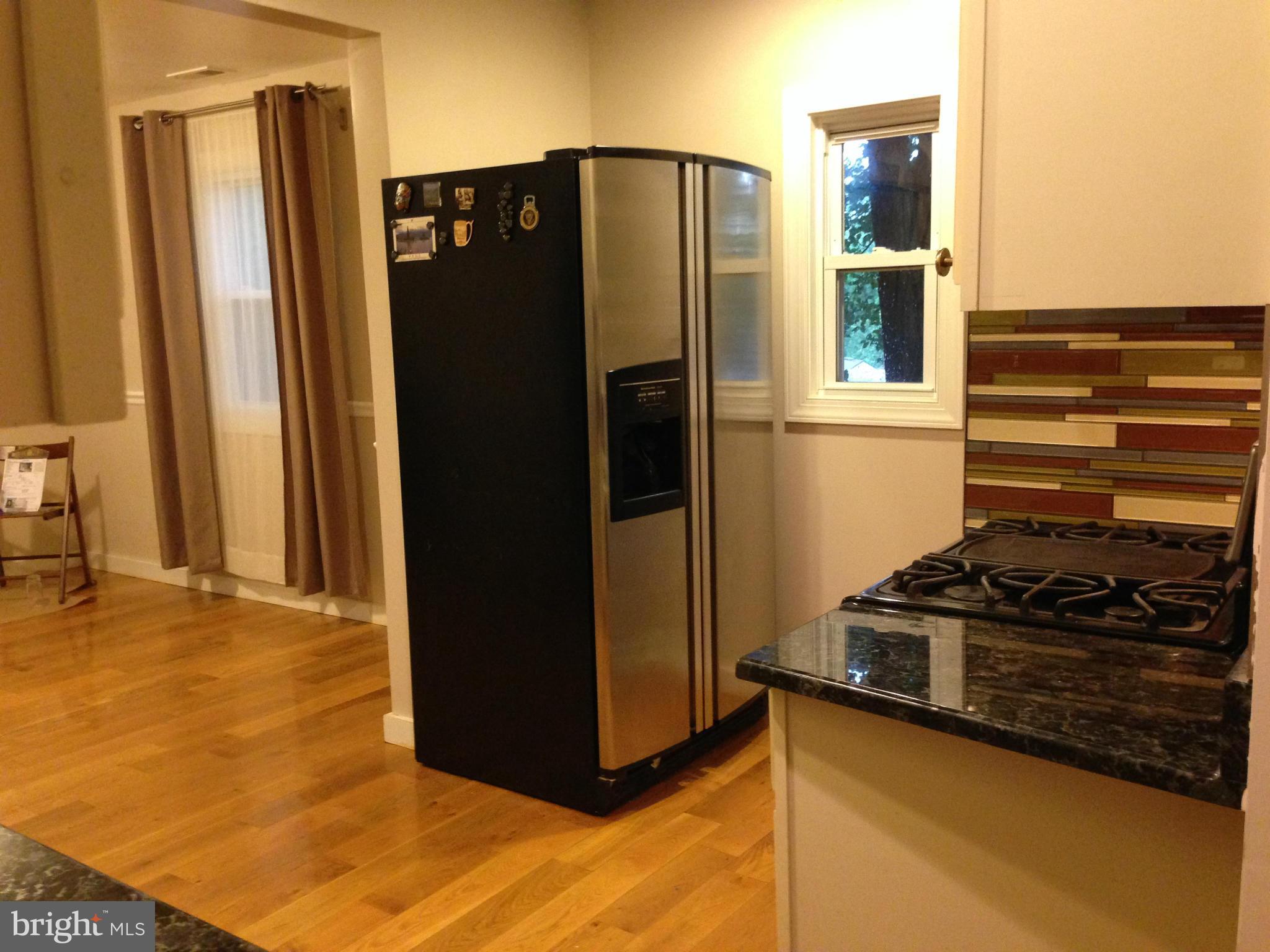 4128 Sampson Road Silver Spring, MD 20906 - Photo 10 of 30 Kitchen Refrigerator with Ice Maker
