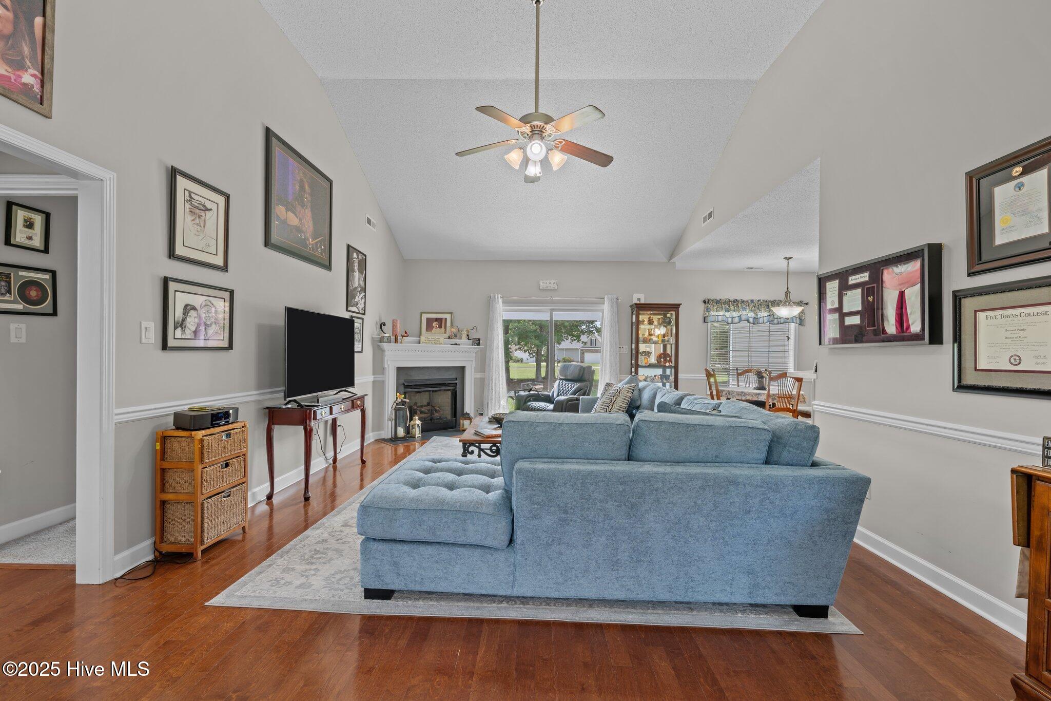 115 Neuchatel Road New Bern, NC 28562 - Photo 3 of 37 16-web-or-mls-DSC_0683