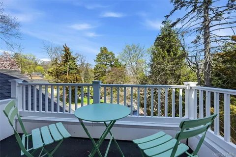 $998,000 | 38 Westfield Drive, Centerport, NY 11721