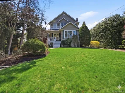 $998,000 | 38 Westfield Drive, Centerport, NY 11721