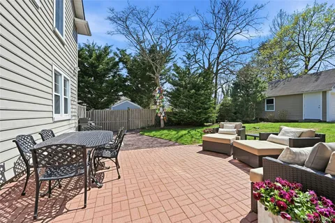 $998,000 | 38 Westfield Drive, Centerport, NY 11721