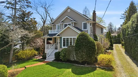 $998,000 | 38 Westfield Drive, Centerport, NY 11721