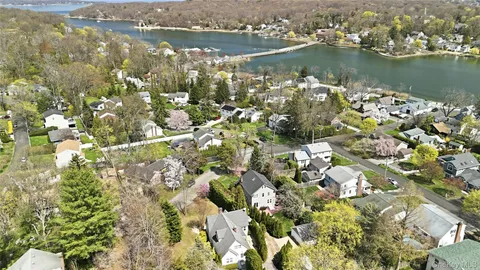 $998,000 | 38 Westfield Drive, Centerport, NY 11721