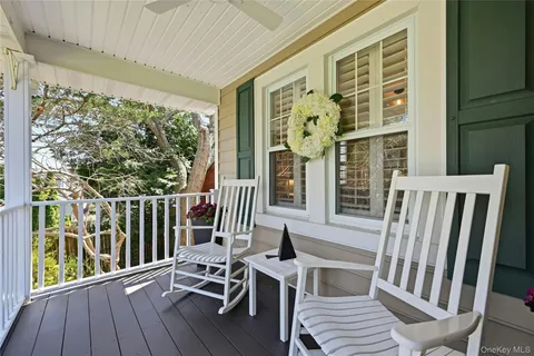 $998,000 | 38 Westfield Drive, Centerport, NY 11721