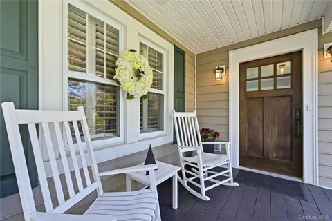 $998,000 | 38 Westfield Drive, Centerport, NY 11721