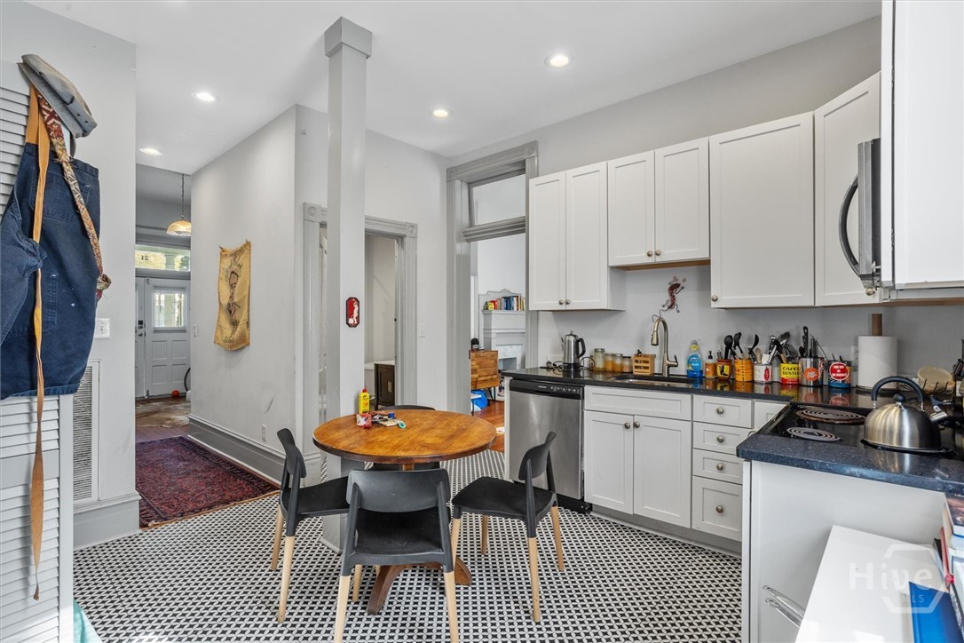 21 West 36th Street Savannah, GA 31401 - Photo 18 of 49