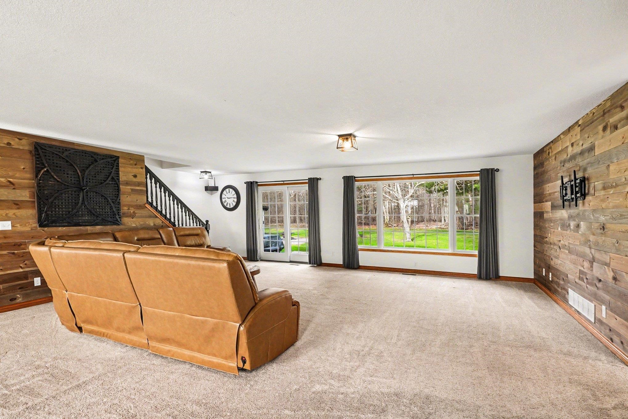 5605 North Shore Road Pinconning, MI 48650 - Photo 20 of 37