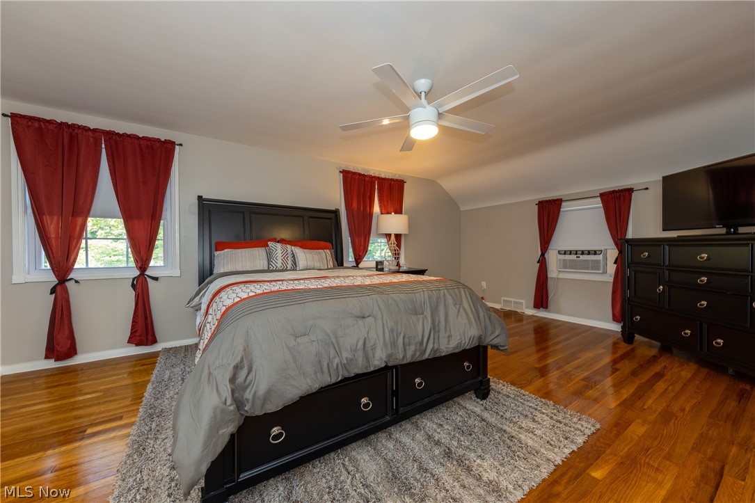 3573 Atherstone Road Cleveland, OH 44121 - Photo 18 of 33
