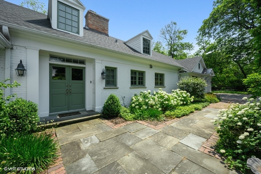 135 Sheridan Road Winnetka, IL 60093 - Photo 4 of 44