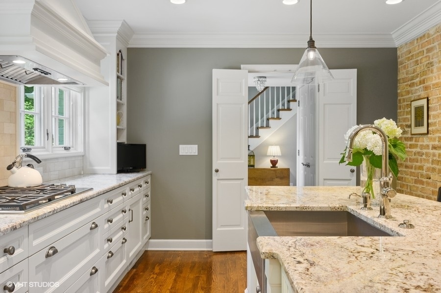 135 Sheridan Road Winnetka, IL 60093 - Photo 9 of 44