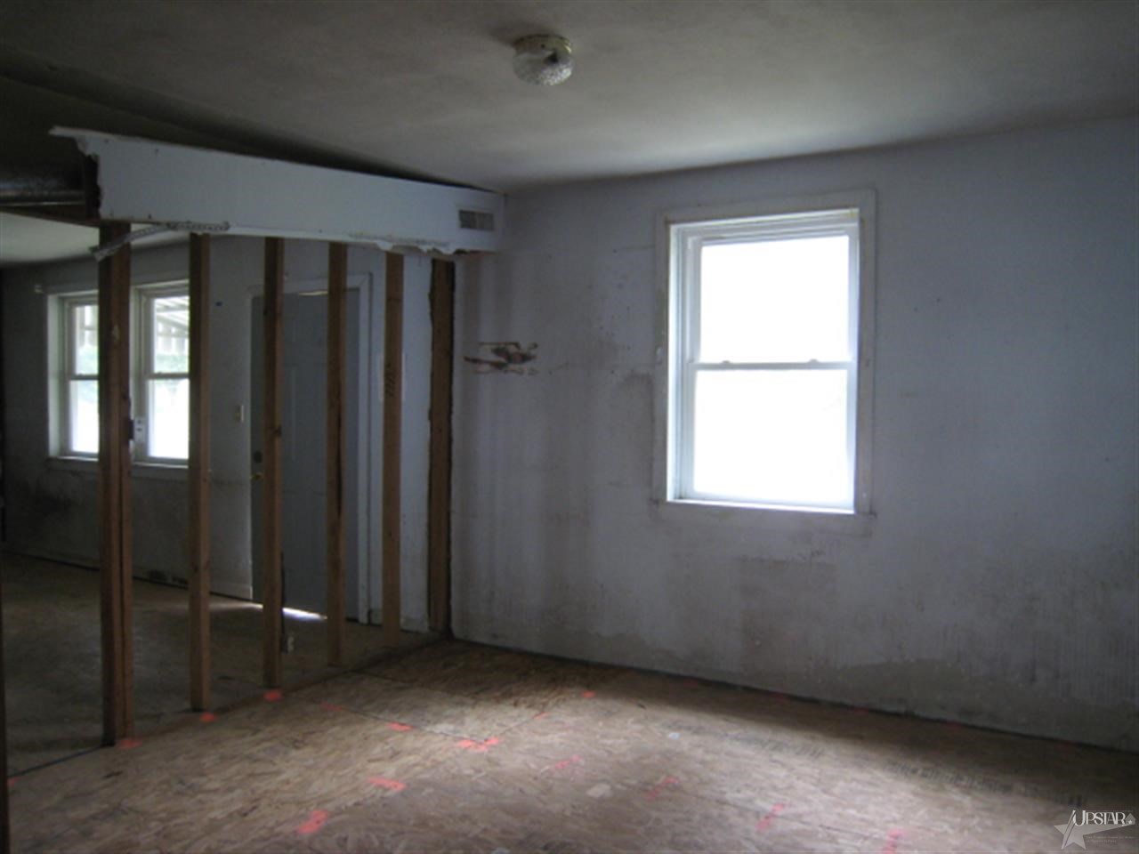 915 East Paulding Road Fort Wayne, IN 46816 - Photo 3 of 14