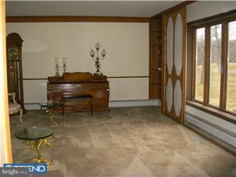 1071 Schwab Road Hatfield, PA 19440 - Photo 8 of 9 Living Room