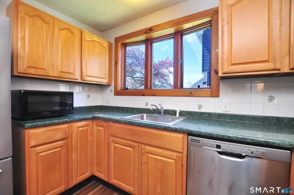 $2,200 | 90 Niles Road, Windsor, CT 06095
