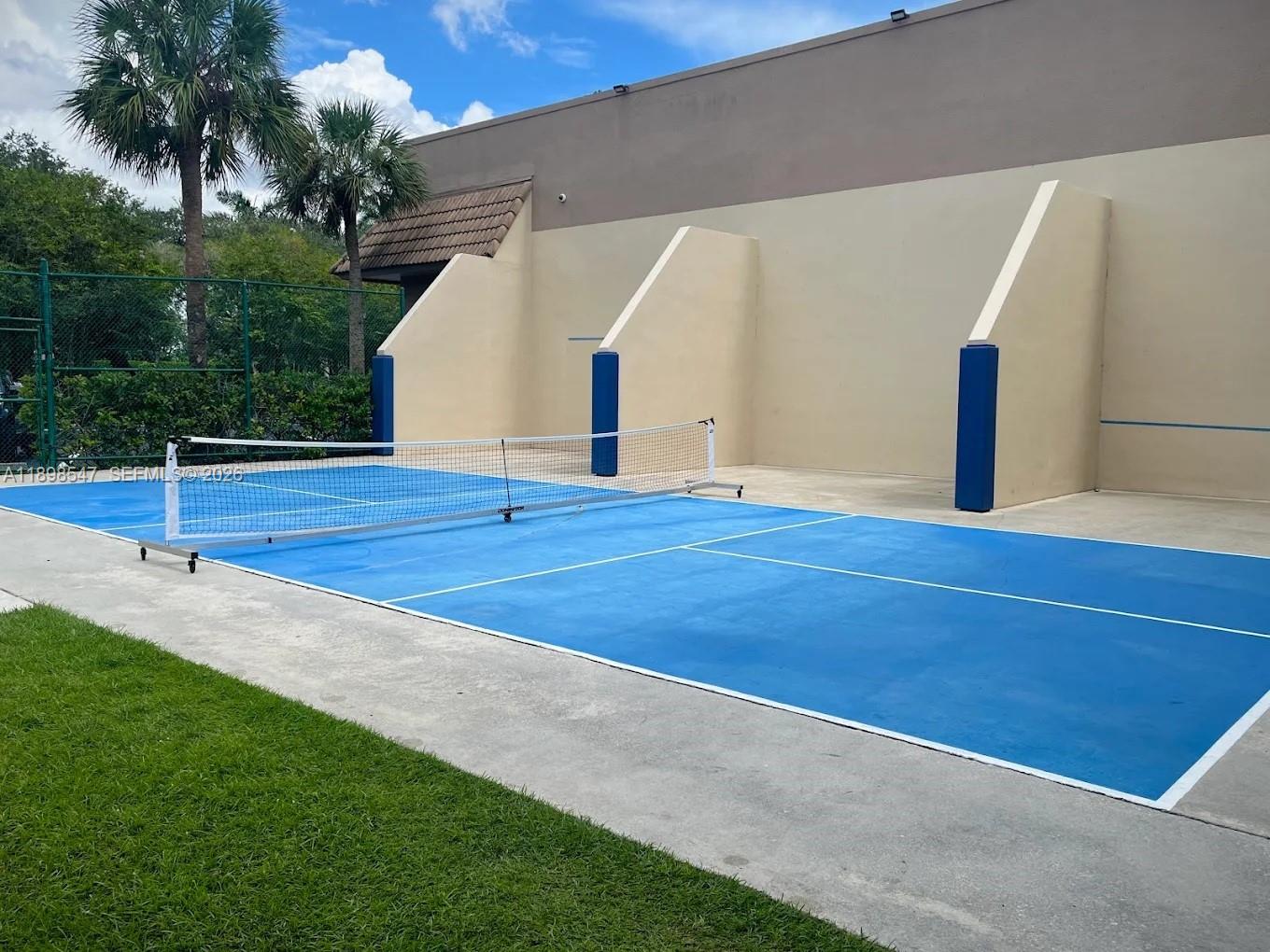 16200 Golf Club Road, Unit 312 Weston, FL 33326 - Photo 28 of 31 a view of outdoor space and yard