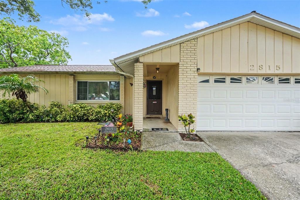 2815 Linden Tree Street Seffner, FL 33584 - Photo 3 of 27