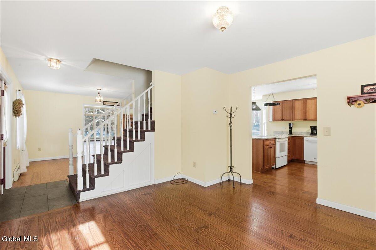 698 Fischer Road Kinderhook, NY 12106 - Photo 17 of 51 31-MW2_1891