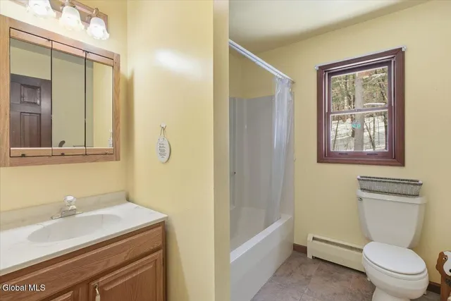 $615,000 | 698 Fischer Road, Kinderhook, NY 12106