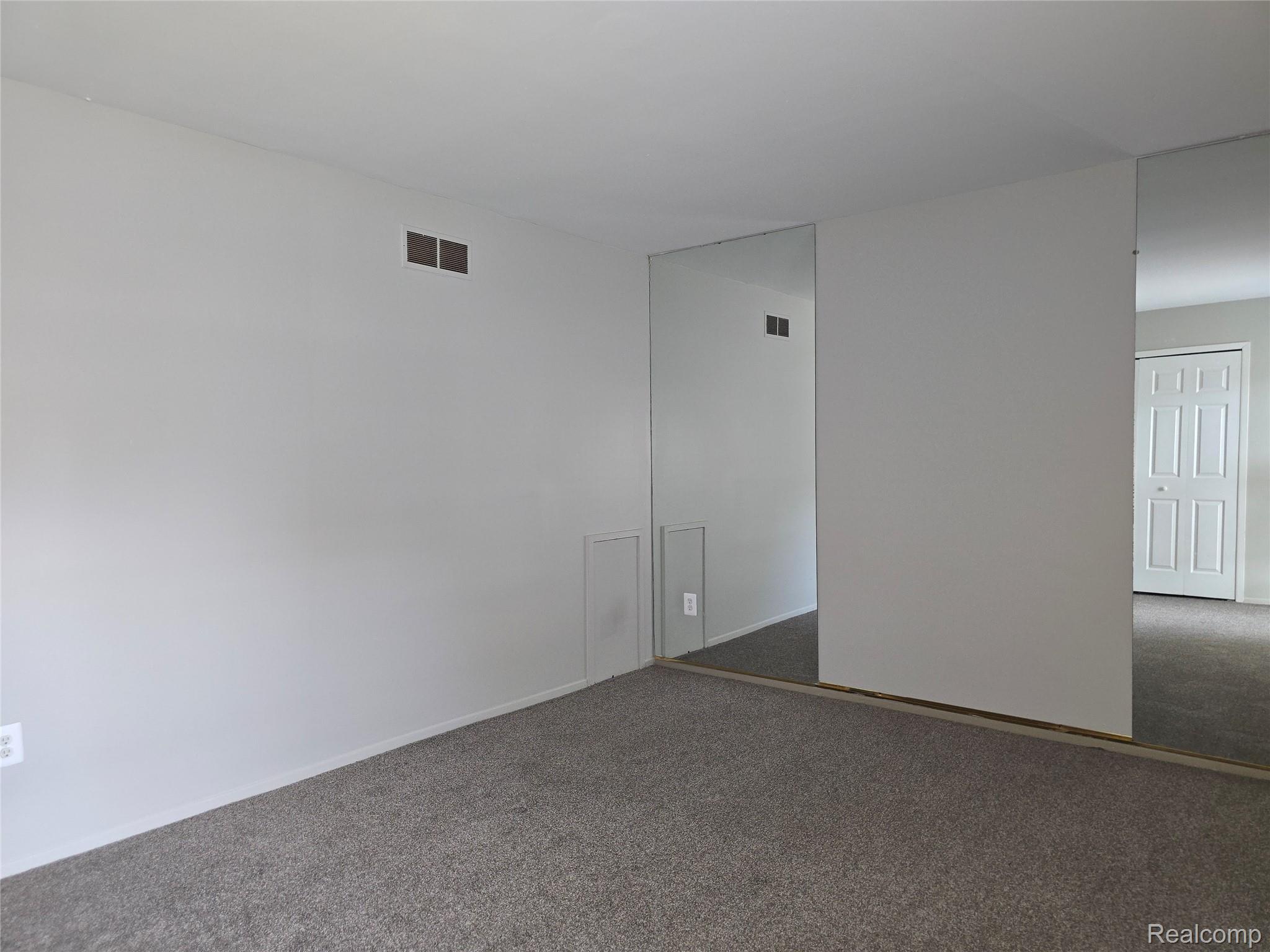 23568 Lahser Road Southfield, MI 48033 - Photo 13 of 18 Additional content