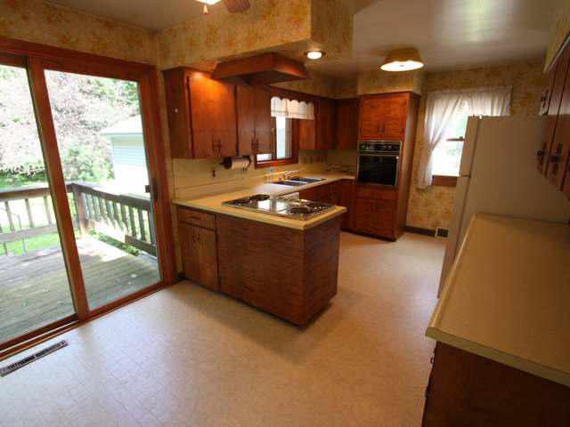 320 Hillandale Avenue Rhinelander, WI 54501 - Photo 2 of 12 Gallery Image 2