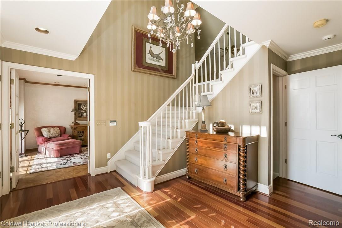 1209 Cobridge Court Rochester, MI 48306 - Photo 3 of 49 002-Foyer-2624930-large.jpg