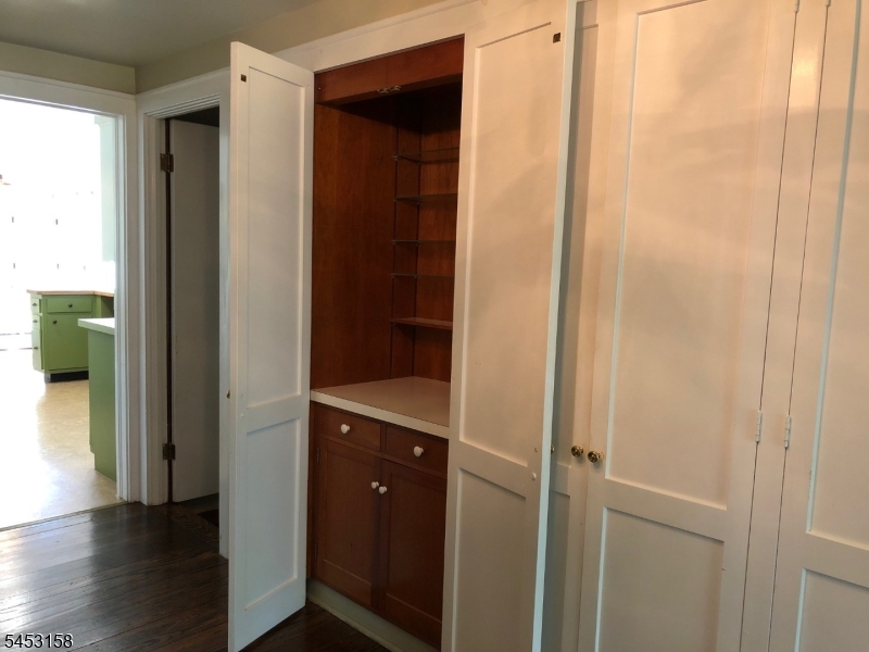 22 Cooks Cross Road Pittstown, NJ 08867 - Photo 5 of 14 Gallery Image 5