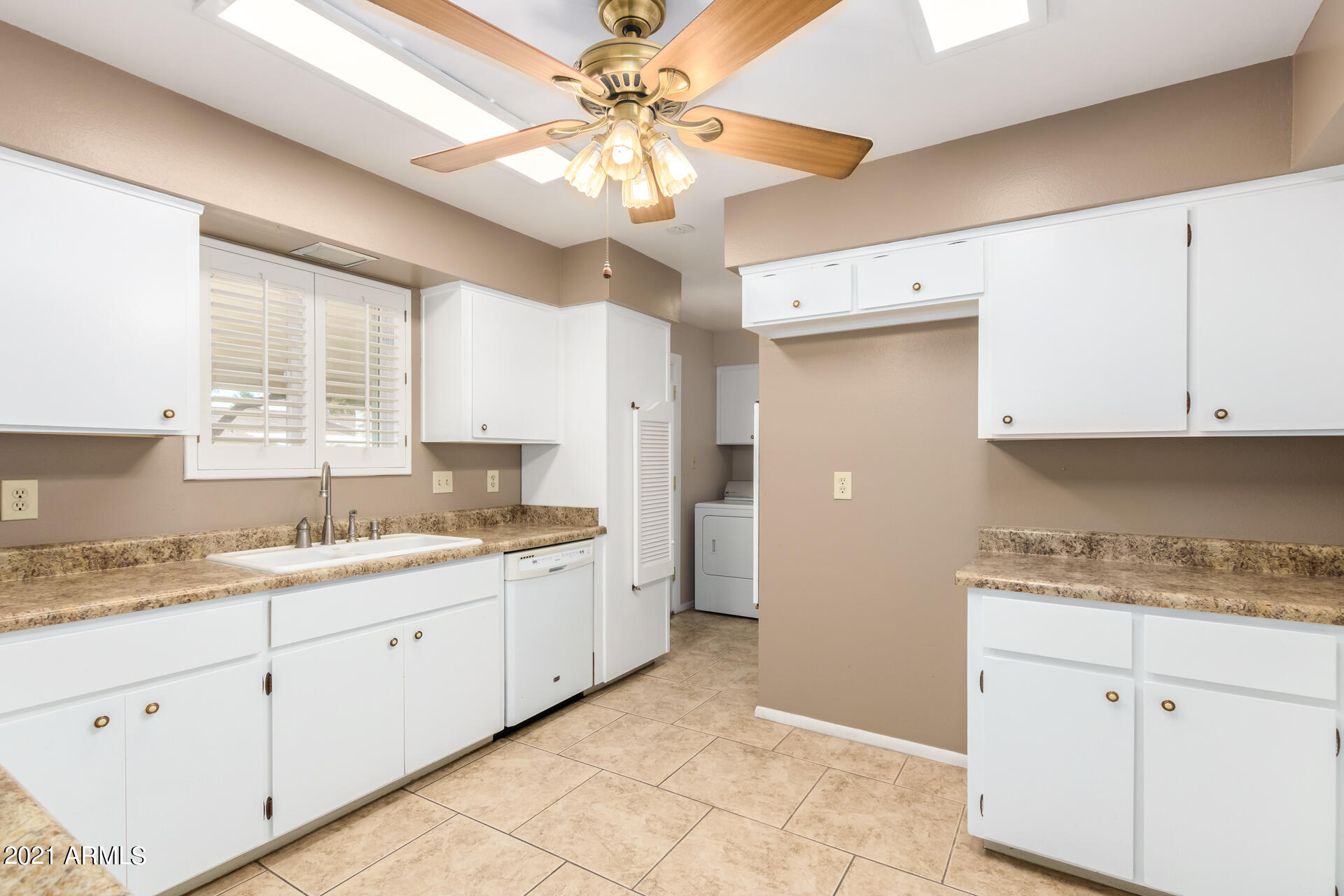 4223 West Hatcher Road Phoenix, AZ 85051 - Photo 12 of 32 12 Hatcher
