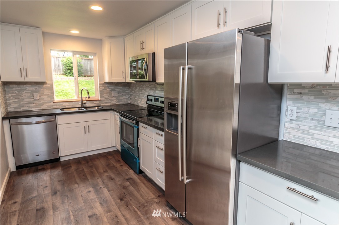 3423 192nd Street Southeast Bothell, WA 98012 - Photo 3 of 25