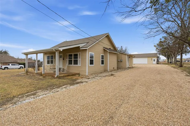 $315,000 | 312 North Houston Street, Lorena, TX 76655