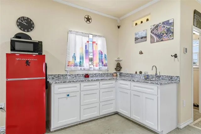 $315,000 | 312 North Houston Street, Lorena, TX 76655