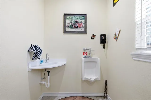 $315,000 | 312 North Houston Street, Lorena, TX 76655