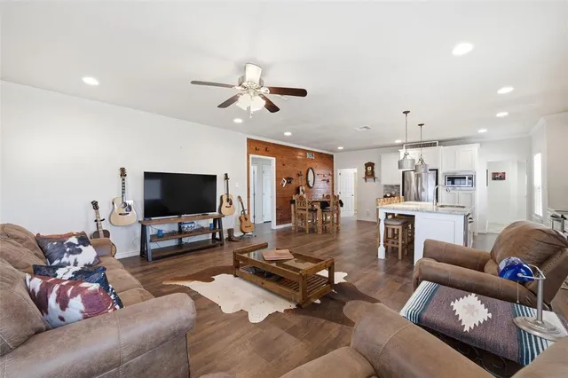 $315,000 | 312 North Houston Street, Lorena, TX 76655