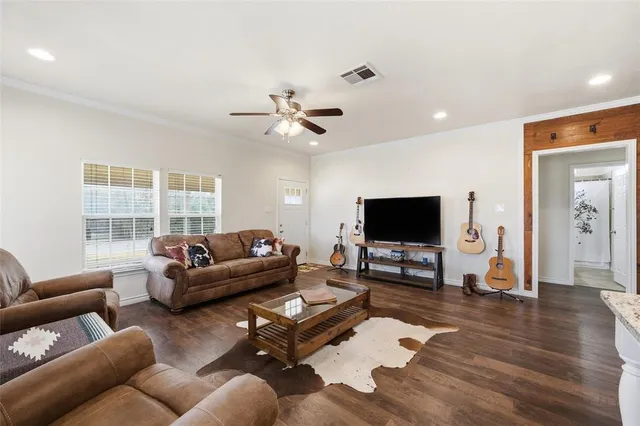 $315,000 | 312 North Houston Street, Lorena, TX 76655