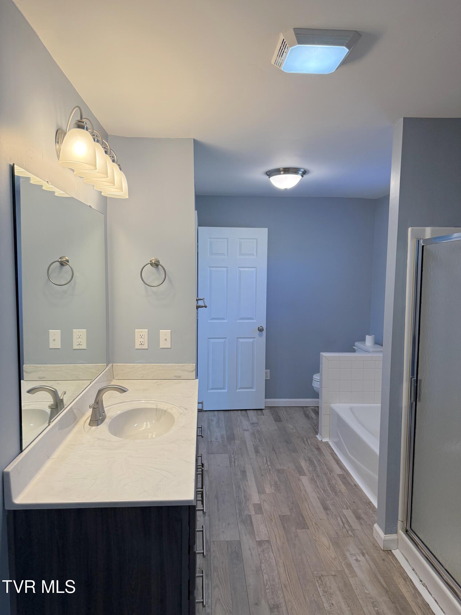 610 Boones Creek Road Jonesborough, TN 37659 - Photo 18 of 24 bathroom