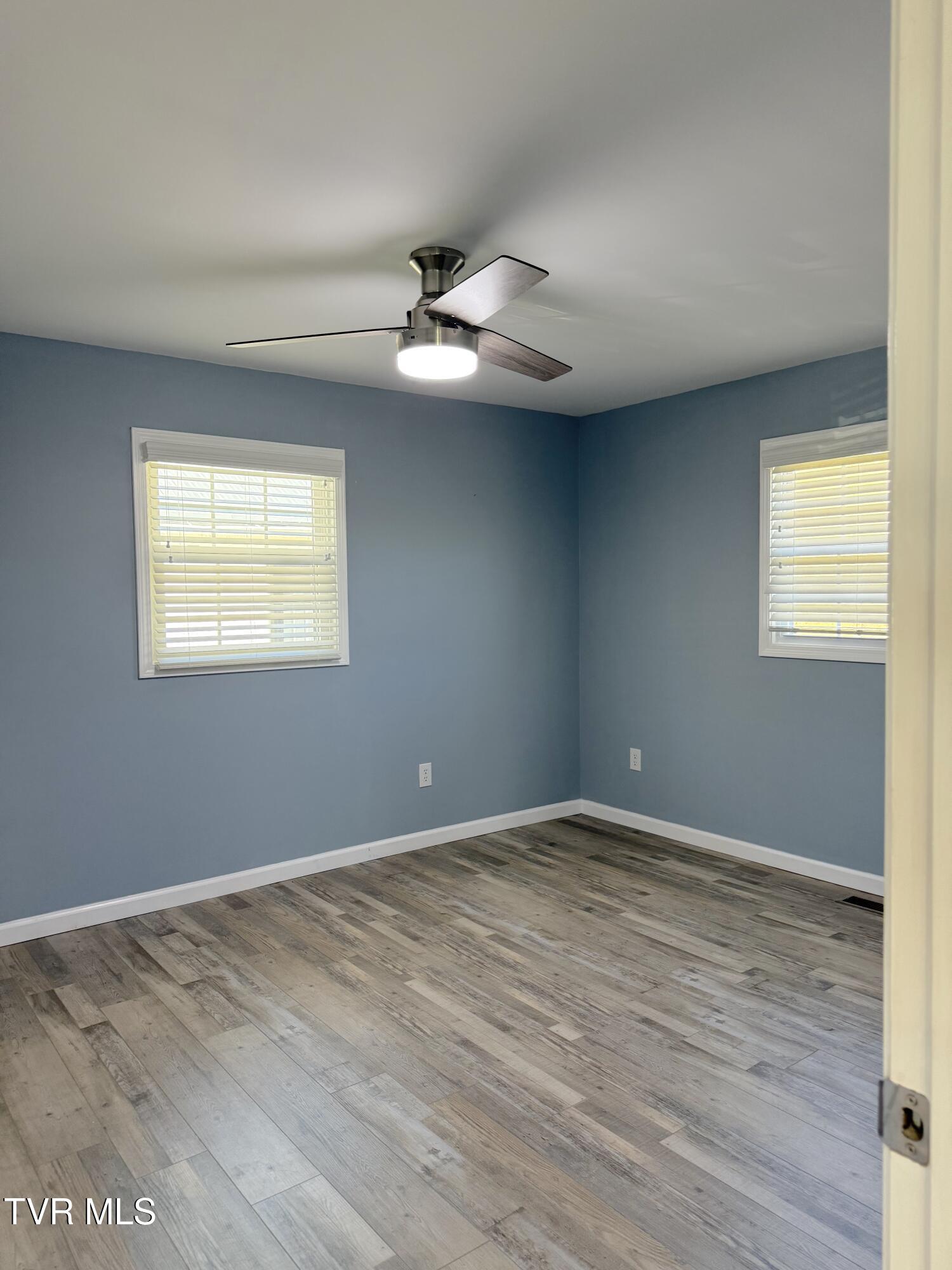 610 Boones Creek Road Jonesborough, TN 37659 - Photo 21 of 24 master bed